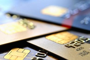 Cartes bancaires: comment différencier une carte de débit, d’une de crédit ou une carte prépayée ?