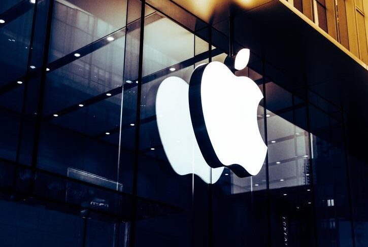 Apple lance un compte épargne Apple Card rémunéré 4,15%.