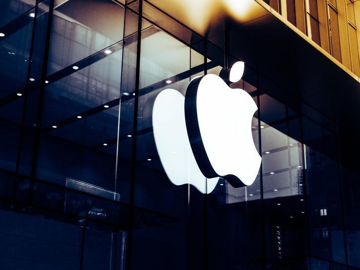 Apple lance un compte épargne Apple Card rémunéré 4,15%.