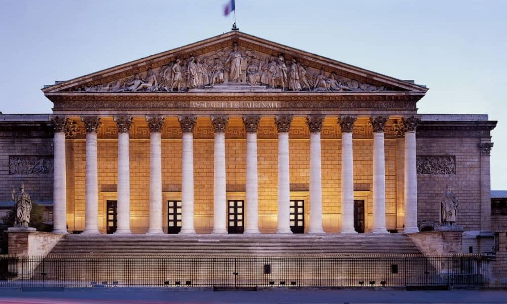 France : Loi SREN, un défi de taille pour les libertés en ligne et la liberté d’expression